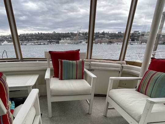 Aft deck - enclosed and heated with sliding vinyl windows