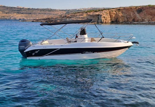 Explore as joias escondidas de Malta com nossa lancha Bluline de 21 pés