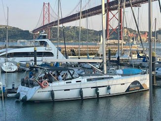 Luxury Bavaria Cruiser 56- Lisbon Boat Cruise Tour