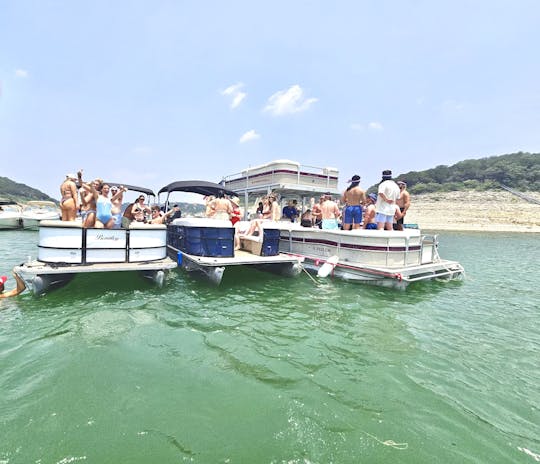 Beautiful Black Bentley 240 Pontoon for 15 Guests on Lake Travis