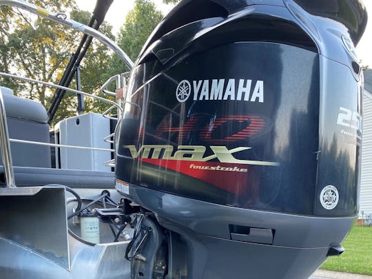 Pristine 2020 Godfrey 250HP Yamaha - Sweetwater