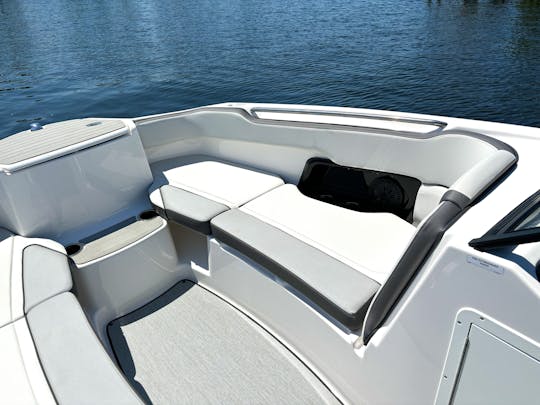 Enjoy Yamaha AR250 Jet Boat in Cape Coral, Florida (minimum 3 days)