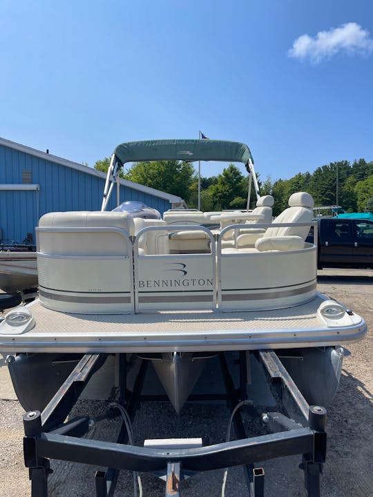 22ft Bennington Tritoon for 14 pax on Glen Lake! Free delivery!