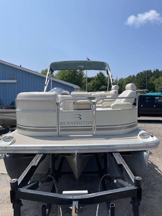 22ft Bennington Tritoon for 14 pax on Glen Lake! Free delivery!