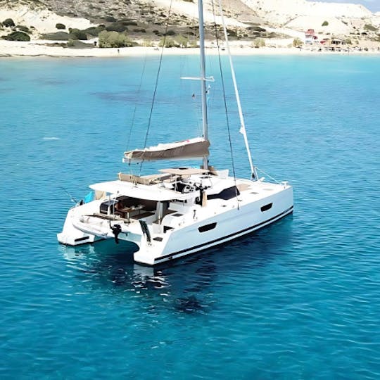 Alquiler privado de una noche en un lujoso Fountaine Pajot para 47 personas hasta 9 personas