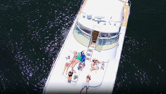"Elaine May" Yacht Charter in Ft.Lauderdale