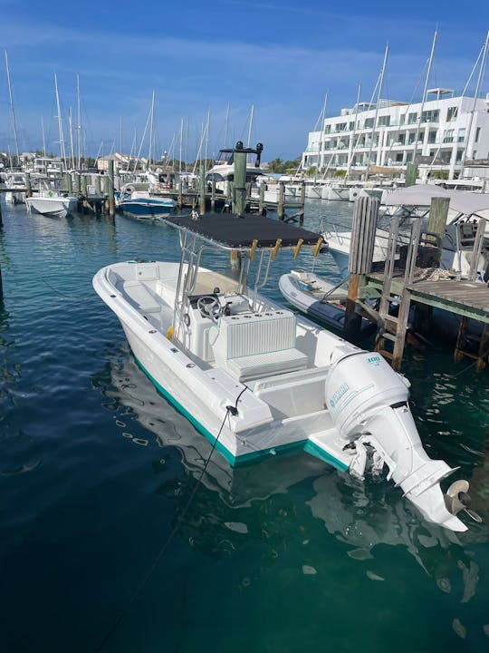 Pescador de 21 pés para fretamento particular em Nassau