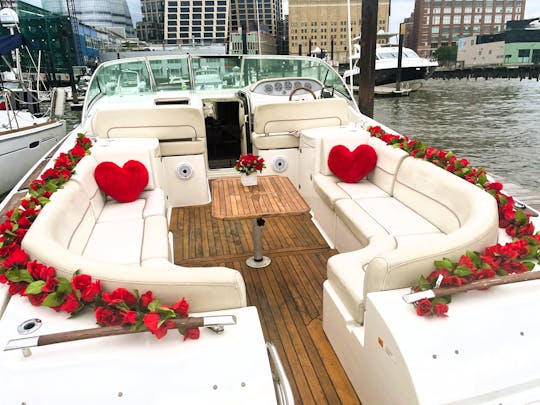 Luxury 40' Yacht Manhattan Chelsea Piers: Captain & Crew, Champagne & Catering!