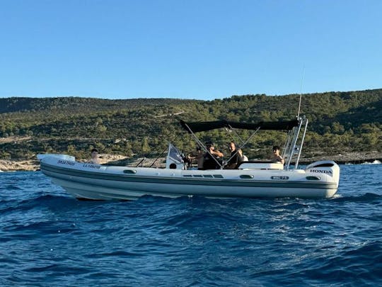 26 pés Ballistic 7.5 RIB para alugar em Poli Crysochous, Paphos