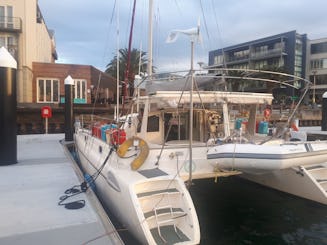 Participez à une séance photo et naviguez autour de Melbourne à bord du catamaran Fountaine Pajot de 35 pieds