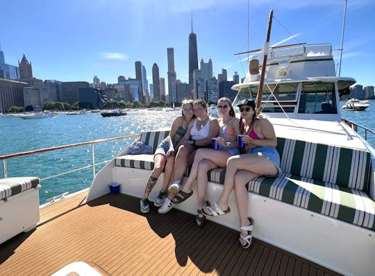 Classic 43ft Hatteras w/Captain Included in Hourly Rate (Chicago)