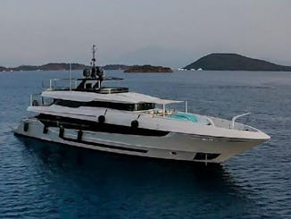 Mangusta Oceano 43 Mega Yacht in Mykonos