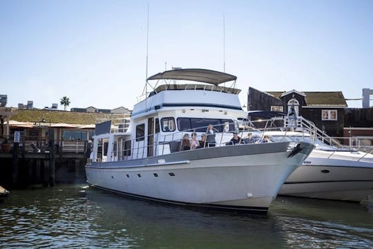 Yacht de fête Willard de 65 pieds pouvant accueillir 32 personnes à Newport Beach, en Californie