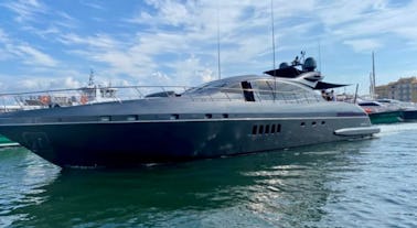 Mangusta 92 — ¡Lujo atemporal en Saint-Tropez!