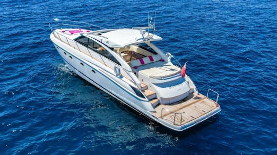 Alquiler exclusivo del megayate Princess V56 Power en la Costa Azul, Francia 