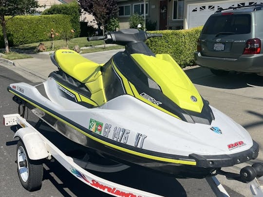 Jetski Yamaha EX (PWC) pour 2 personnes à Hayward