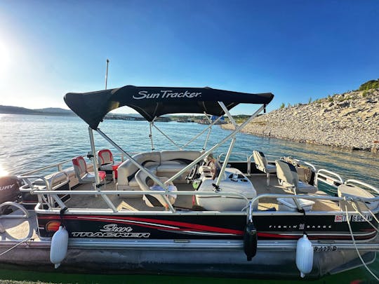 Pontoon Boat for Charter up to 9 people in Texas