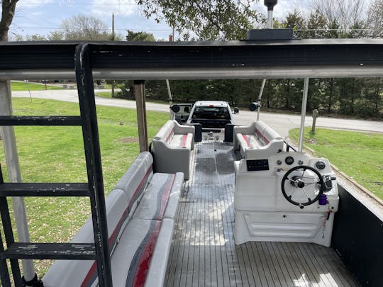 30 foot Sun Tracker Party Pontoon in Lake City, Colorado