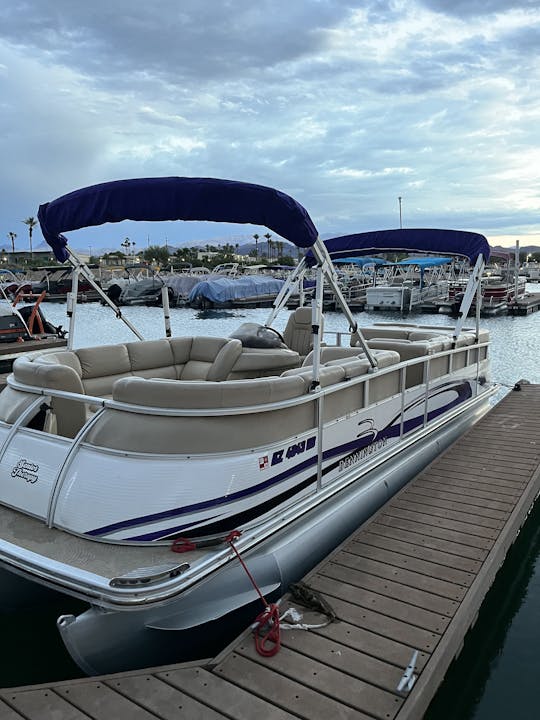 Barco Bennington Pontoon com ou sem capitão