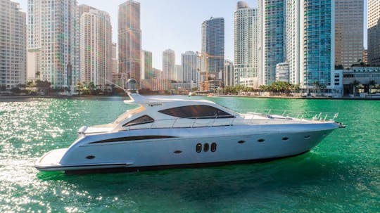¡DISFRUTA DE MIAMI EN UN GIANETTI DE 70 PIES!