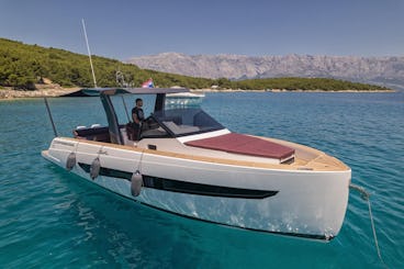 Yate a motor Fiart Seawalker 35 para 12 personas en alquiler