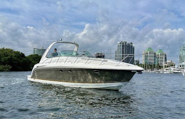 40ft Formula Yacht in Miami - 13 people!
