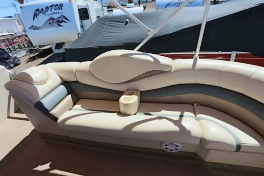 2005 Lowe Jamaica Pontoon for up to 14 guests