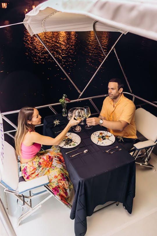 Dîner-croisière romantique en yacht pour 2