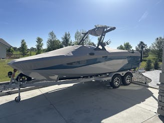 22’ Axis A225 Surf Boat in Berthoud, CO!