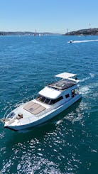 Yacht de luxe idéal pour les petits groupes
