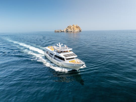 Le premier yacht privé de Musandam — Location de luxe en pension complète de 95 pieds