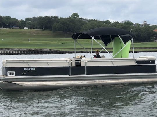 28' Spacious Smokercraft Infinity Pontoon on Lake Travis!