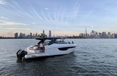 40ft Sea Ray - Luxury Motor Yacht in New York City!