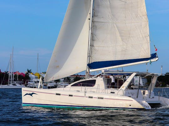 42ft Catamaran Private Charter / Capacity 30 people