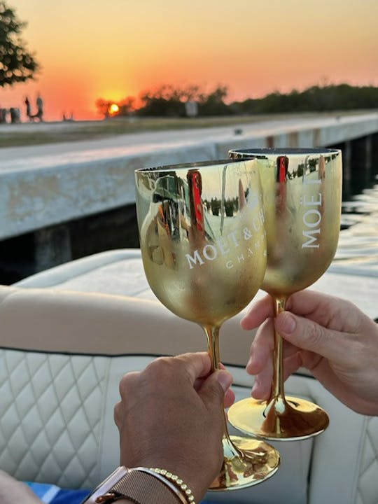 Spectacular Day in Miami w/ Captain | 24ft Sea Ray Sundeck | Fuel Included