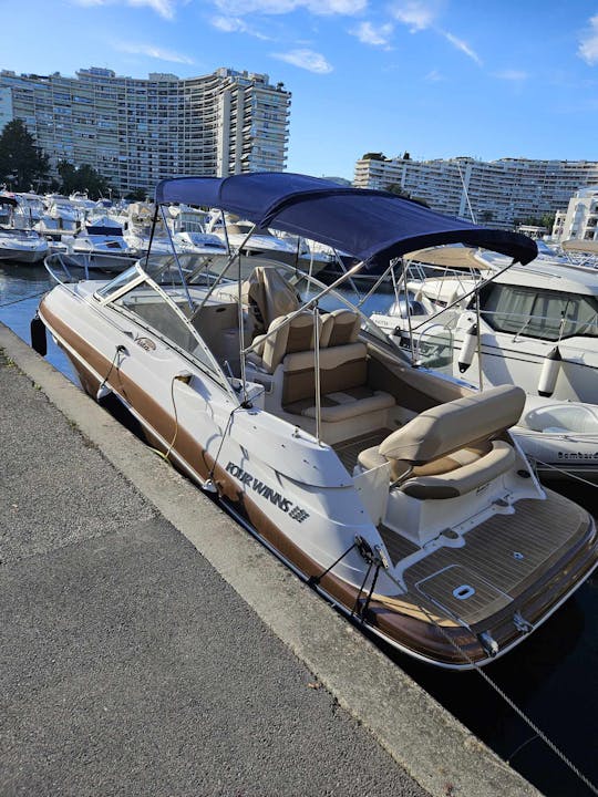 Beautiful Four Winns 258 Vista Gen 2 pour une croisière sur la Côte d'Azur