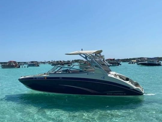 Passeios pela Ilha do Caranguejo com a Sleek 242 Limited S Yamaha Boat Experience