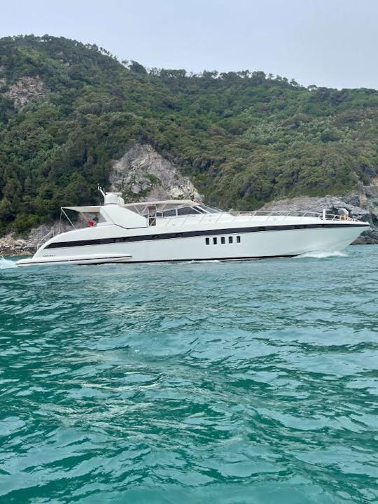 Aquarius Mangusta 80 Mega Yacht in Sardenha, Italy