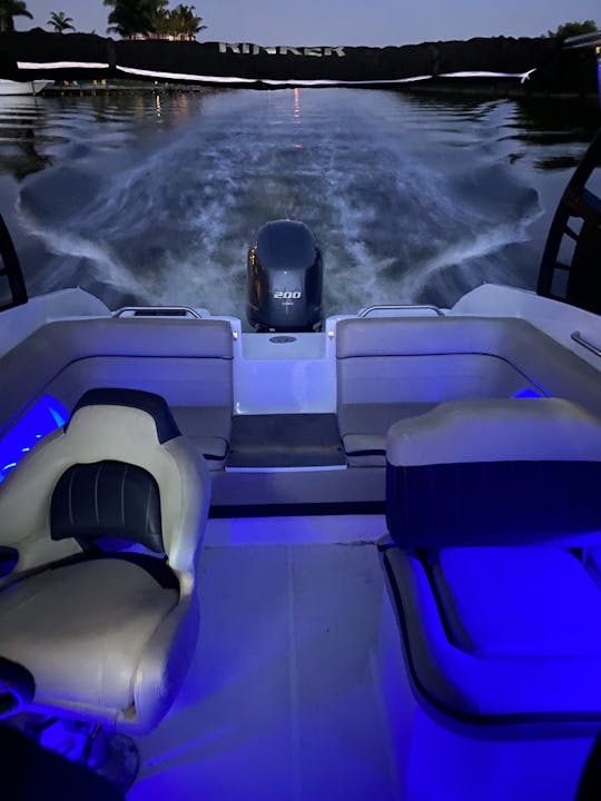 Bateau Rinker Blue de 23 pieds