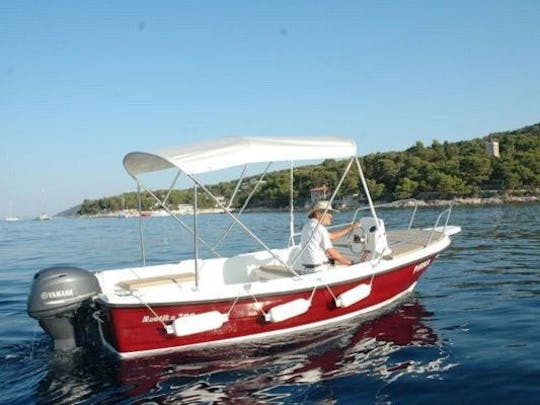 Carburant gratuit inclus ! Bateau Nautica 30 ch à Hvar, Croatie