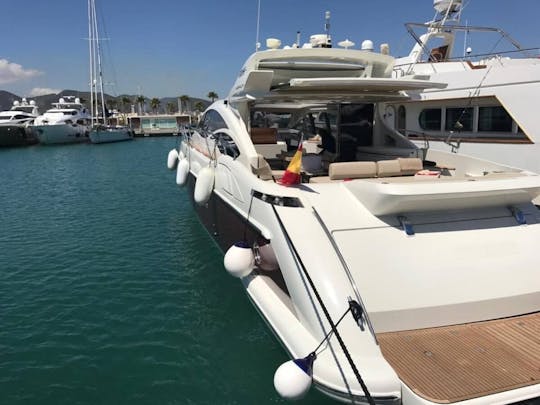 Barco Azimut 68 ZIPI ZAPE para alugar em Denia 