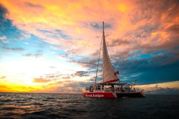 Alquiler de catamarán de lujo de un día en ANTIGUA