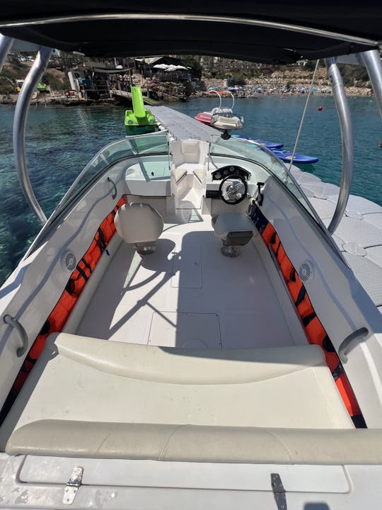 Bateau de sport de 20 pieds à louer à Protaras, Chypre