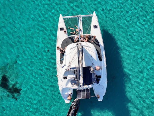 Catamarán Lagoon 38: disfruta del ambiente veraniego en Mykonos 