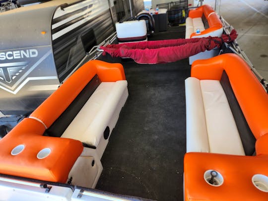 Custom Pontoon Rentals!! Check Out The Photos! Book With Us Lake Ray Hubbard!