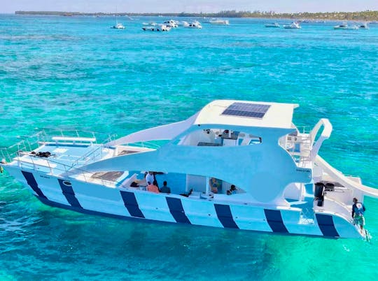BOOK NOW A LUXURY YACHTING EXPERIENCE IN PUNTA CANA 🥳🏝️🥂☀️
