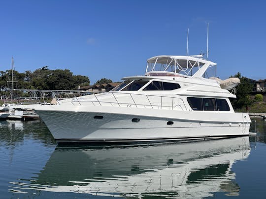 Explorez la baie de San Francisco sur une distance de 52 pieds. Yacht de luxe privé