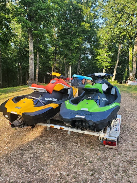 Seadoo jet ski waverunner 2016 e seadoo jet ski waverunner 2022 em Branson