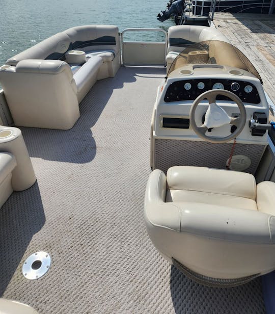 LUXURY PONTOON RENTALS!! CHECK OUT THE PHOTOS! BOOK WITH US Lewisville Lake