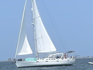 Um grande e luxuoso iate à vela francês para até 6